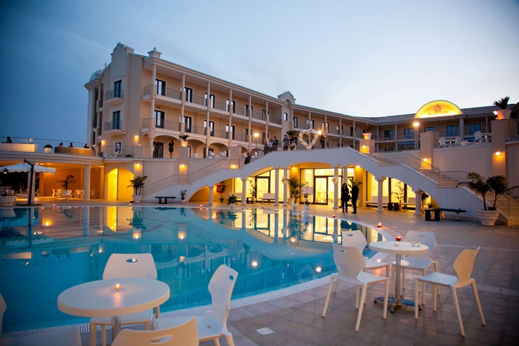Grand Hotel Balestrieri Torre Melissa Eksteriør billede